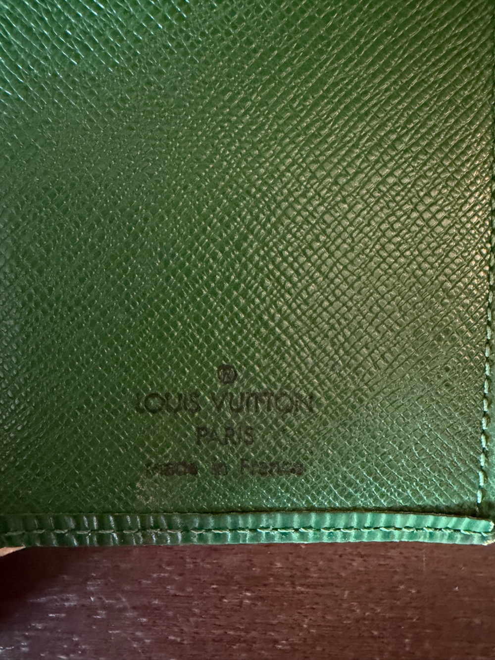 Louis Vuitton Green Epi Leather Kisslock Wallet - Picture 9 of 12